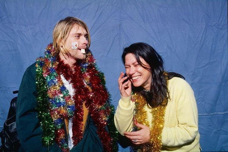 Kurt Cobain and Kim Deal. Friends